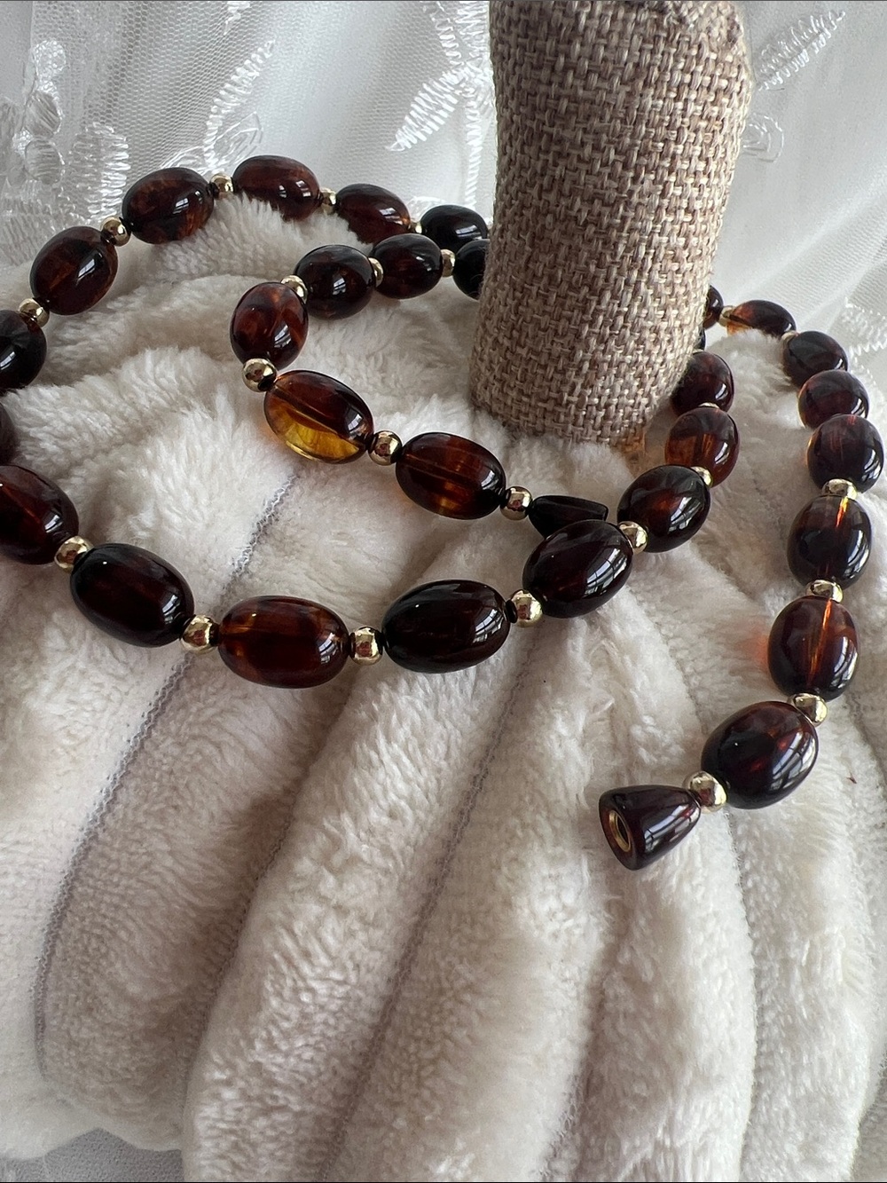Classic Amber-Tone Beaded Necklace with Gold Accents